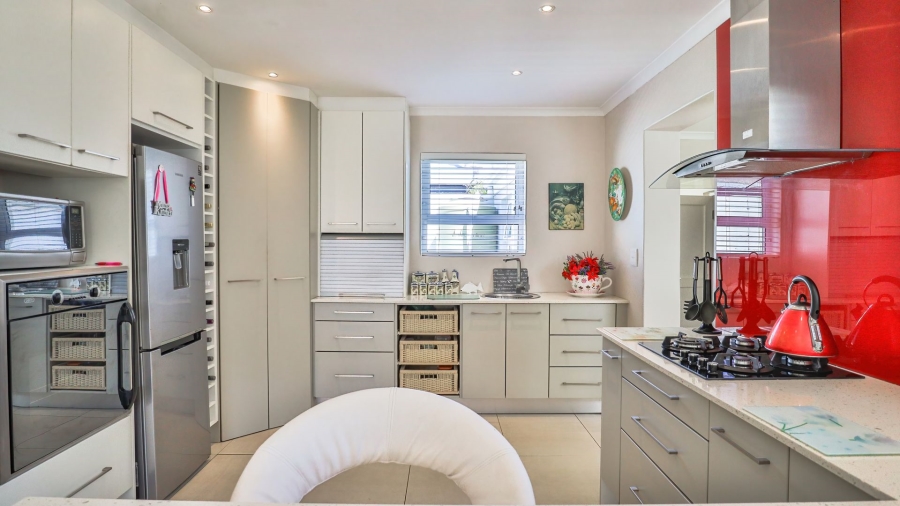 3 Bedroom Property for Sale in Lake Michelle Western Cape